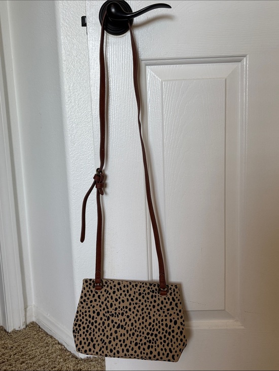 Universal Thread Handbags - Cheetah Print Crossbody Bag